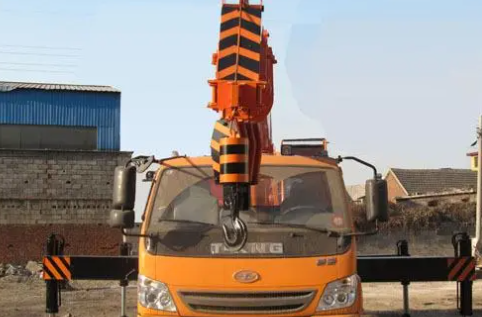 小型多用吊车